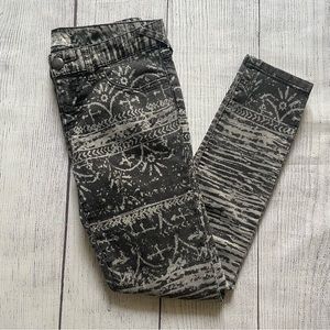 Free People Black & Grey Print Stretch Skinny Jeans Size 26